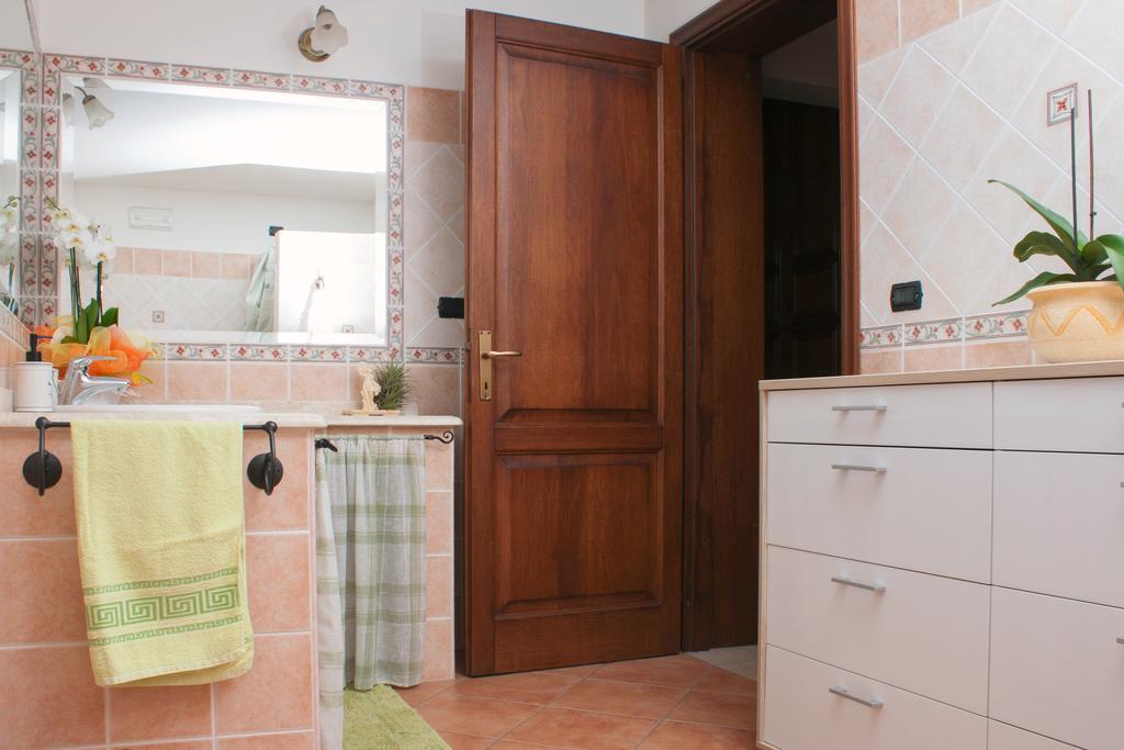 Il Vecchioliveto Di Ornella Bed & Breakfast Marrùbiu Cameră foto
