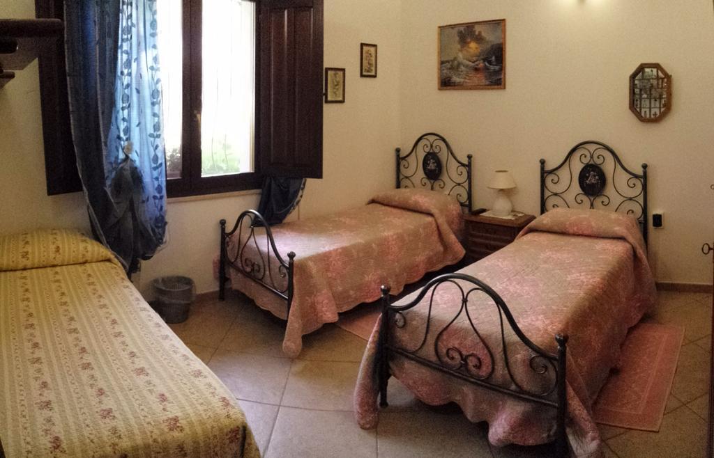 Il Vecchioliveto Di Ornella Bed & Breakfast Marrùbiu Cameră foto